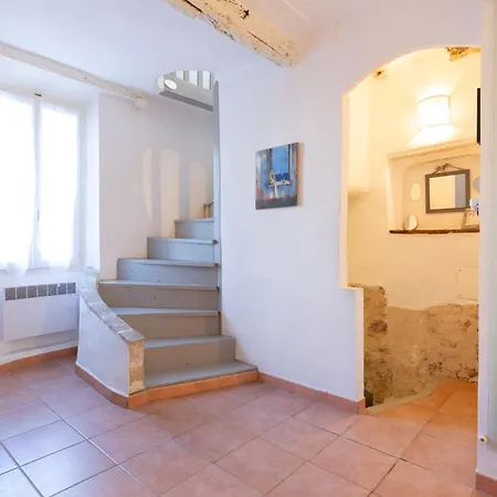 Σπίτι διακοπών Authentic Townhouse Steps From The & Market Αντίμπ