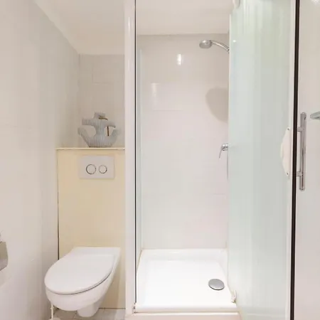 Σπίτι διακοπών Authentic Townhouse Steps From The & Market Αντίμπ