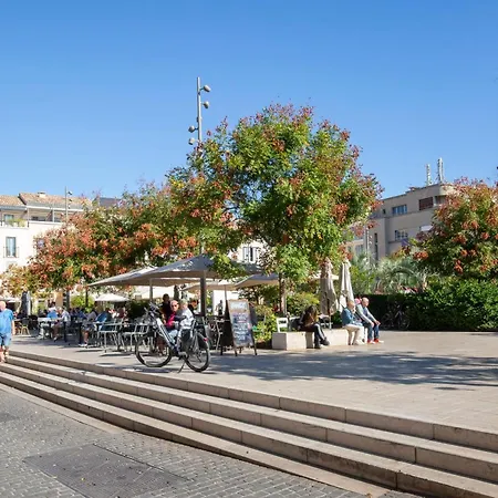 Σπίτι διακοπών Authentic Townhouse Steps From The & Market Αντίμπ
