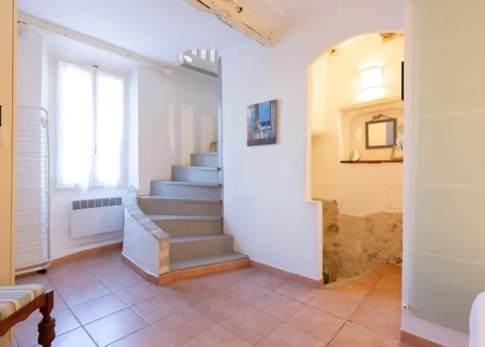 別荘 Authentic Townhouse Steps From The & Market アンティーブ