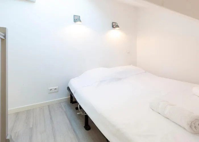 別荘 Authentic Townhouse Steps From The & Market アンティーブ