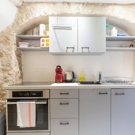 Authentic Townhouse Steps From The & Market Σπίτι διακοπών Αντίμπ