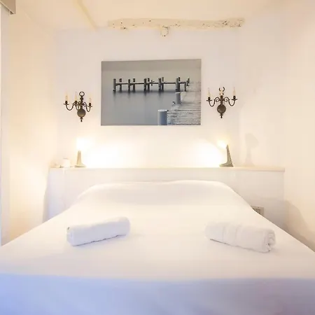 Σπίτι διακοπών Authentic Townhouse Steps From The & Market *