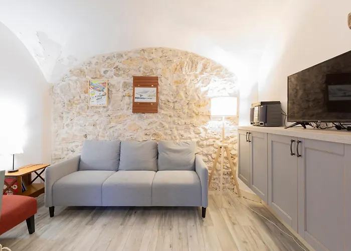Σπίτι διακοπών Authentic Townhouse Steps From The & Market Αντίμπ