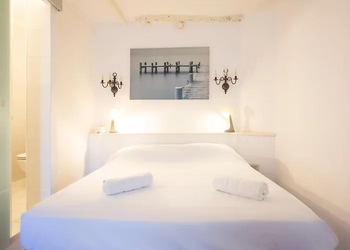 Σπίτι διακοπών Authentic Townhouse Steps From The & Market *