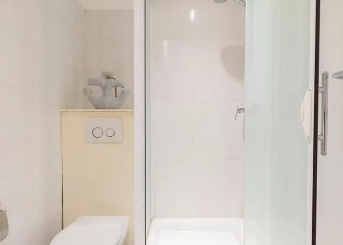 Σπίτι διακοπών Authentic Townhouse Steps From The & Market Αντίμπ